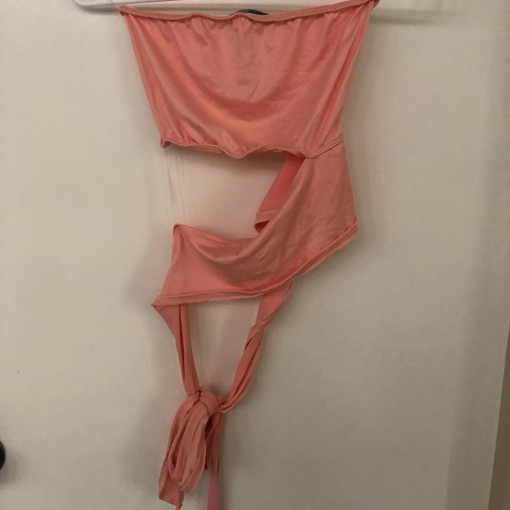 Strapless coral top